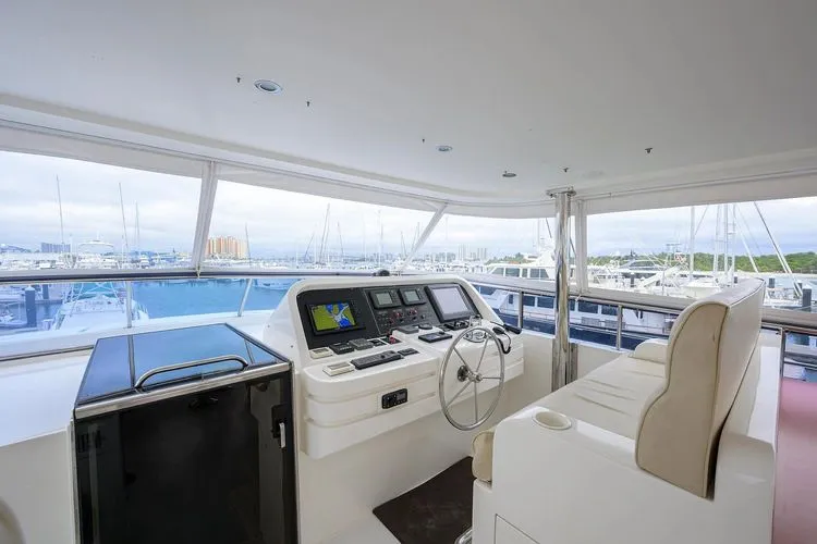 Slide: The Image of 2008 Hargrave Raised Pilothouse - Image 27 - 27