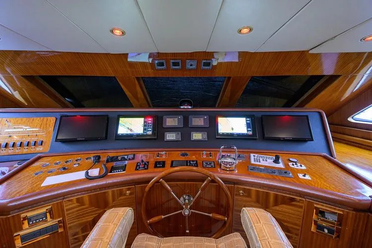 Slide: The Image of 2008 Hargrave Raised Pilothouse - Image 31 - 31