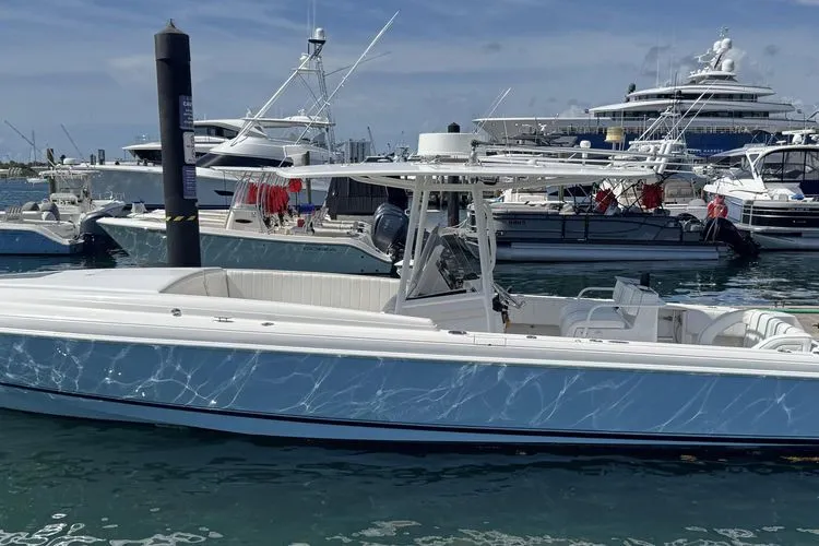 The Image of 2005 Intrepid 323 Cuddy - Image 1 - 1