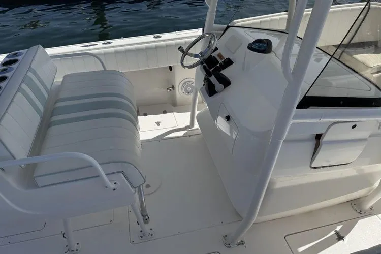 Slide: The Image of 2005 Intrepid 323 Cuddy - Image 5 - 5