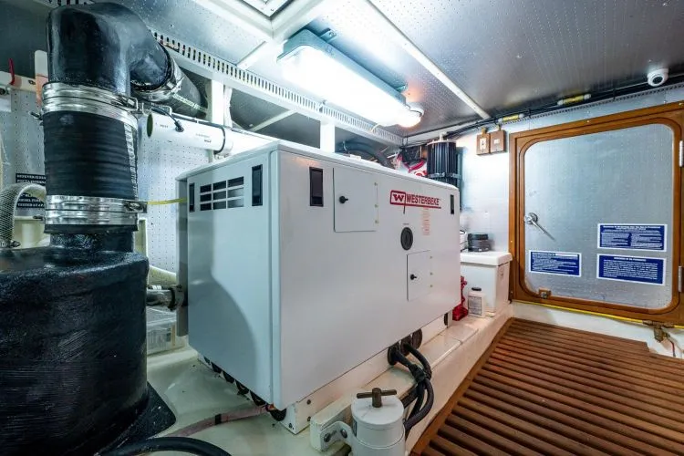 Slide: The Image of 2014 Defever Euro Pilothouse - Image 65 - 65