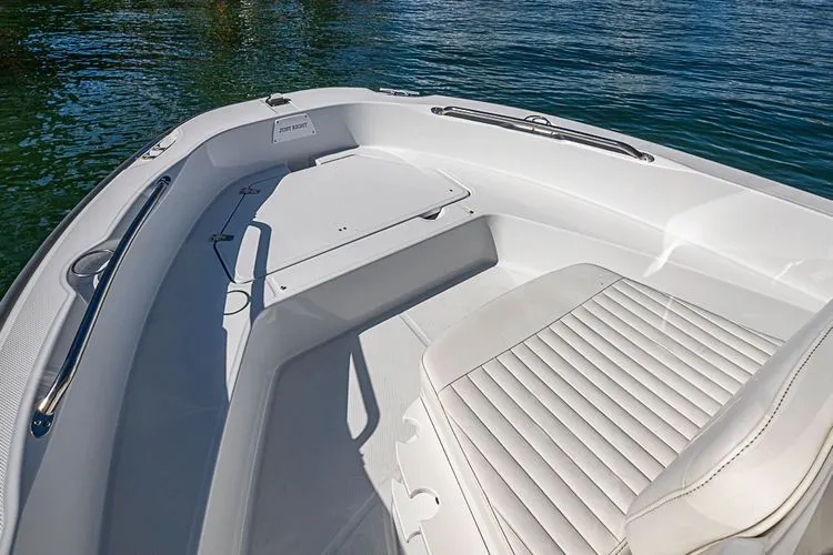 Slide: The Image of 2010 Boston Whaler 180 Dauntless - Image 17 - 17