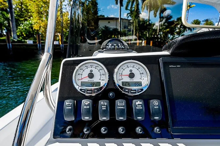 Slide: The Image of 2010 Boston Whaler 180 Dauntless - Image 19 - 19