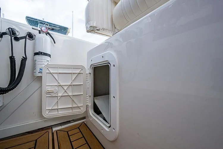 Slide: The Image of 2000 Blackfin 33 Open - Image 17 - 17