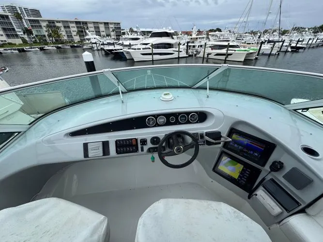 Slide: The Image of 2000 Carver 450 Voyager Pilothouse - Image 12 - 12