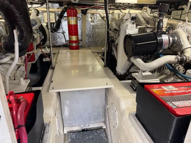 Slide: The Image of 2000 Carver 450 Voyager Pilothouse - Image 20 - 20