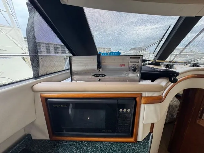 Slide: The Image of 2000 Carver 450 Voyager Pilothouse - Image 8 - 8