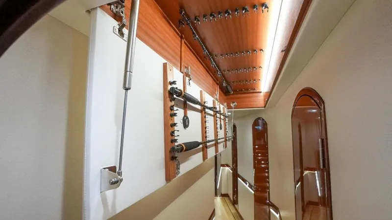 Slide: The Image of 2024 Hatteras Gt70 - Image 42 - 42