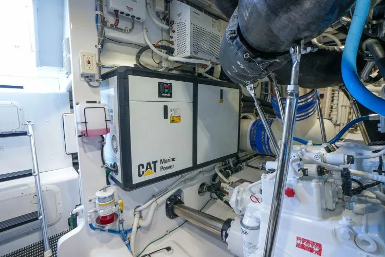 Slide: The Image of 2024 Hatteras Gt70 - Image 54 - 54