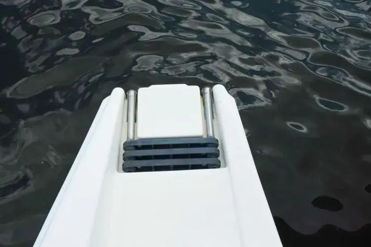 Slide: The Image of 2005 Manta 42 Mkii - Image 11 - 11