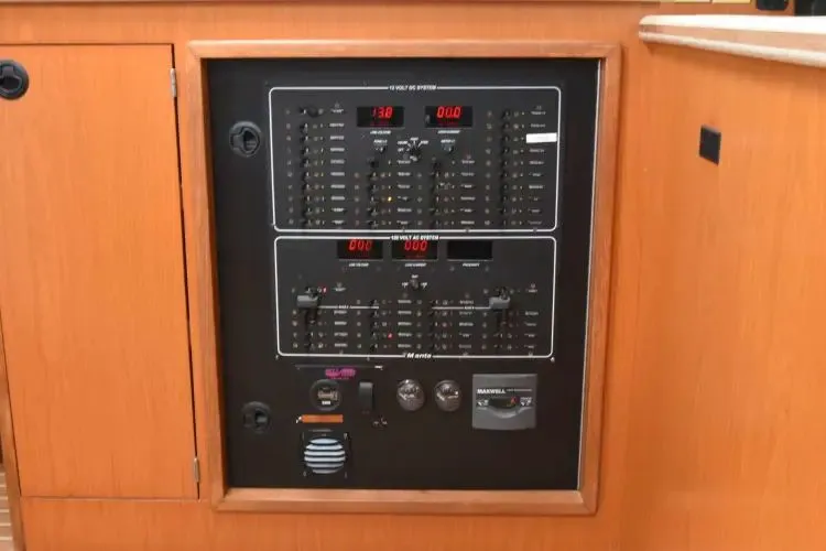 Slide: The Image of 2005 Manta 42 Mkii - Image 37 - 37