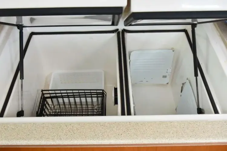 Slide: The Image of 2005 Manta 42 Mkii - Image 41 - 41