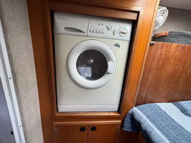 Slide: The Image of 2005 Manta 42 Mkii - Image 60 - 60