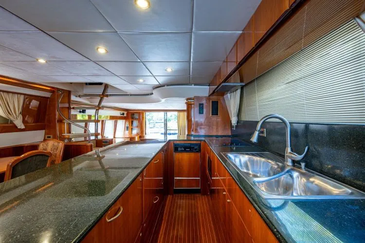 Slide: The Image of 2000 Viking Sport Cruisers - Image 22 - 22