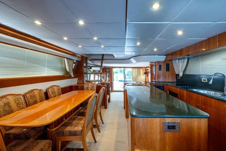 Slide: The Image of 2000 Viking Sport Cruisers - Image 28 - 28