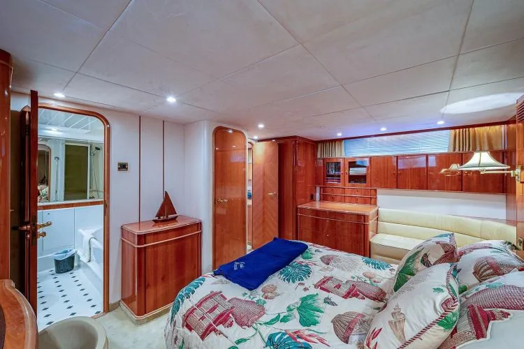 Slide: The Image of 2000 Viking Sport Cruisers - Image 45 - 45