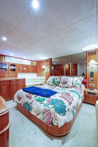 Slide: The Image of 2000 Viking Sport Cruisers - Image 47 - 47