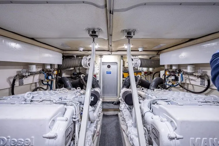 Slide: The Image of 2000 Viking Sport Cruisers - Image 94 - 94