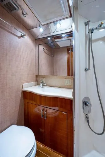 Slide: The Image of 2004 Hatteras Enclosed Bridge - Image 35 - 35