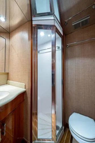 Slide: The Image of 2004 Hatteras Enclosed Bridge - Image 43 - 43