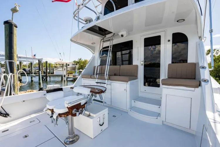 Slide: The Image of 2004 Hatteras Enclosed Bridge - Image 65 - 65