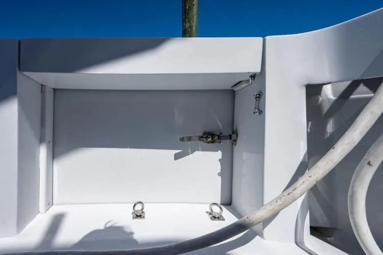 Slide: The Image of 2004 Hatteras Enclosed Bridge - Image 73 - 73