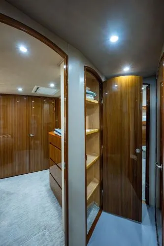 Slide: The Image of 2009 Viking 60 Convertible - Image 39 - 39