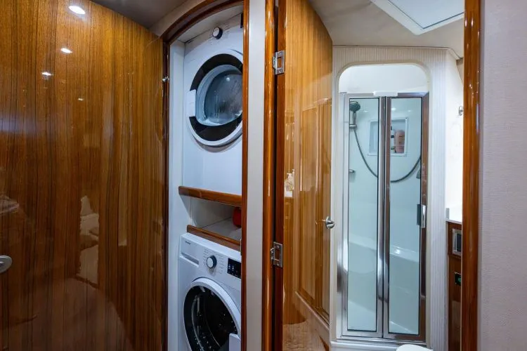 Slide: The Image of 2009 Viking 60 Convertible - Image 40 - 40