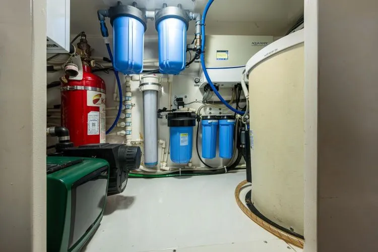 Slide: The Image of 2009 Viking 60 Convertible - Image 47 - 47