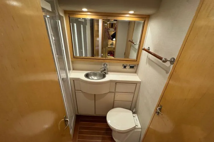 Slide: The Image of 1996 Bertram Convertible - Image 15 - 15