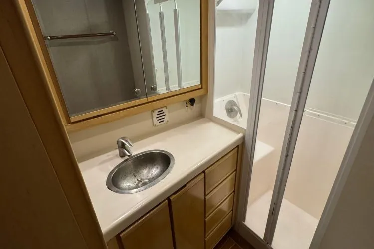 Slide: The Image of 1996 Bertram Convertible - Image 18 - 18