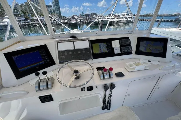 Slide: The Image of 1996 Bertram Convertible - Image 6 - 6