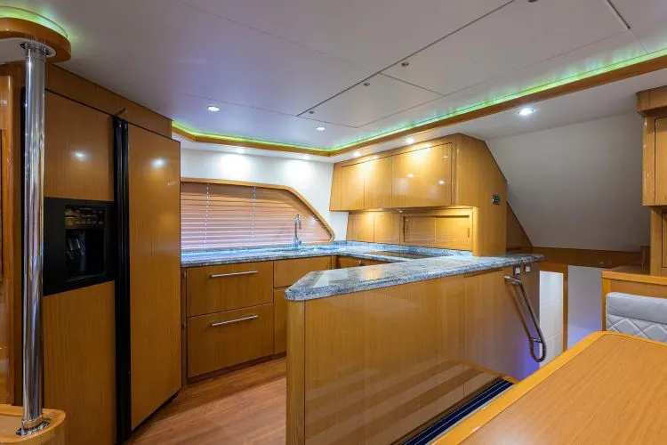 Slide: The Image of 2014 Bertram 700 - Image 33 - 33