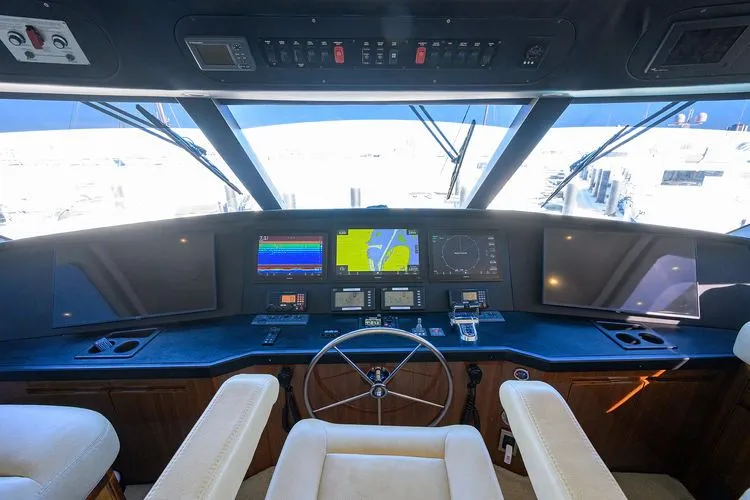 Slide: The Image of 2009 Viking 74 Enclosed Bridge - Image 18 - 18