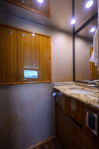 Slide: The Image of 2009 Viking 74 Enclosed Bridge - Image 31 - 31