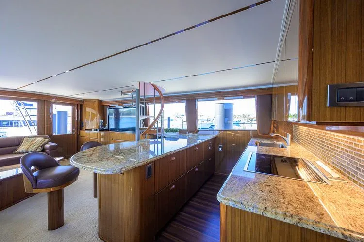 Slide: The Image of 2009 Viking 74 Enclosed Bridge - Image 36 - 36