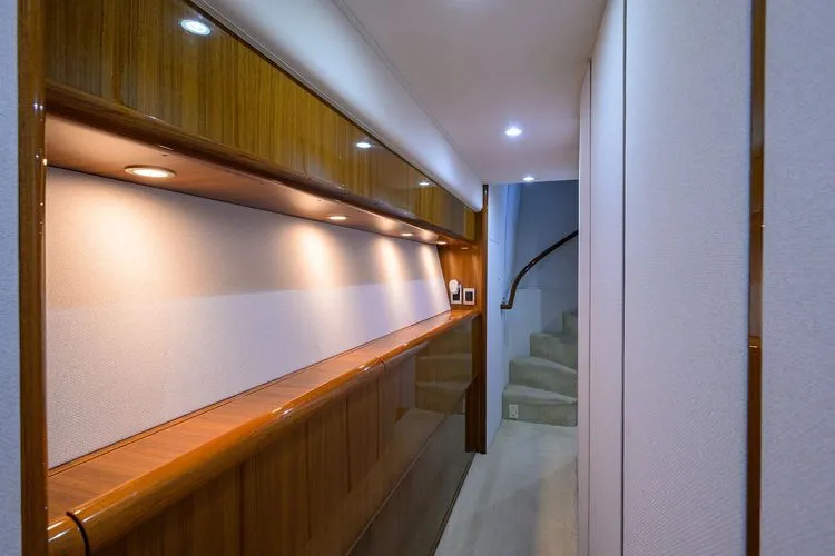 Slide: The Image of 2009 Viking 74 Enclosed Bridge - Image 37 - 37