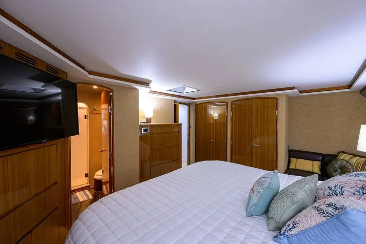 Slide: The Image of 2009 Viking 74 Enclosed Bridge - Image 41 - 41