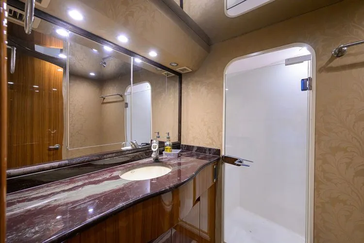 Slide: The Image of 2009 Viking 74 Enclosed Bridge - Image 42 - 42