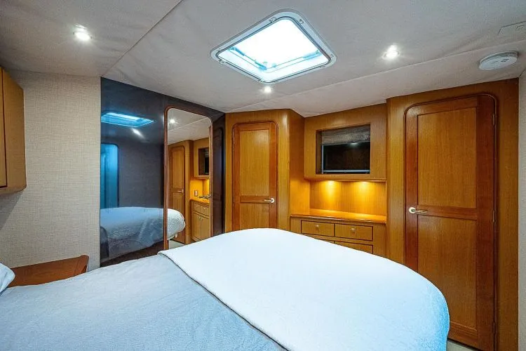 Slide: The Image of 2003 Ocean Yachts Odyssey - Image 32 - 32