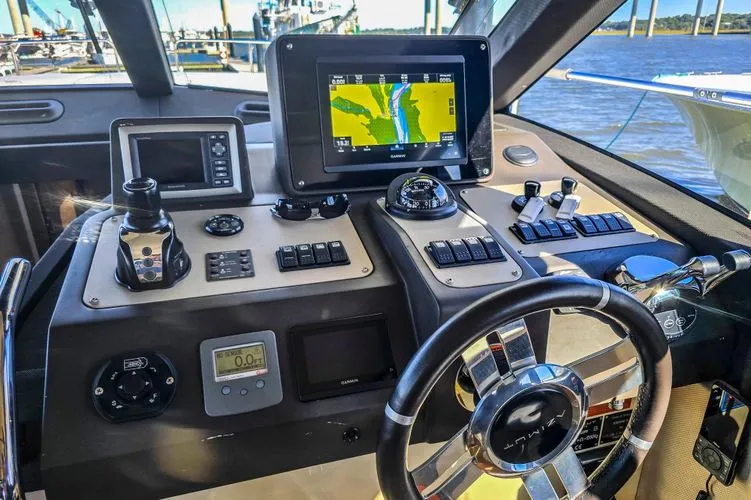 Slide: The Image of 2015 Azimut Magellano 43 - Image 10 - 10