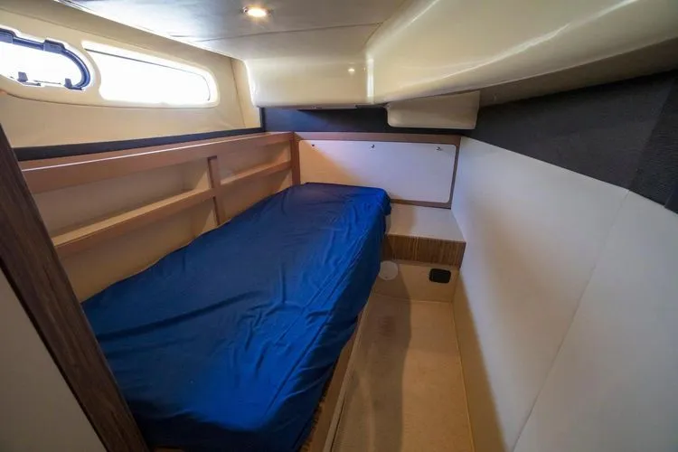 Slide: The Image of 2015 Azimut Magellano 43 - Image 15 - 15