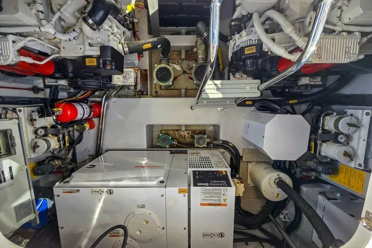 Slide: The Image of 2015 Azimut Magellano 43 - Image 16 - 16