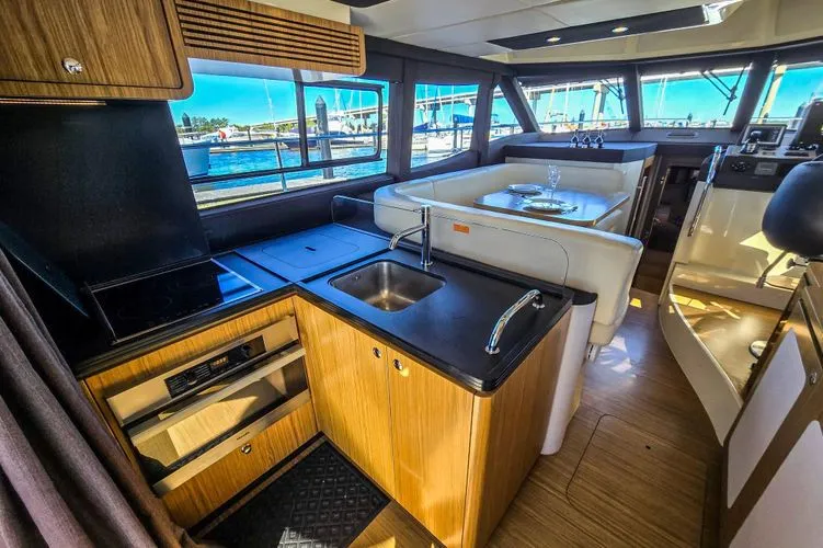 Slide: The Image of 2015 Azimut Magellano 43 - Image 8 - 8