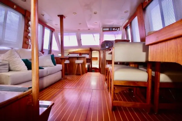 Slide: The Image of 2001 Mainship 430 - Image 10 - 10