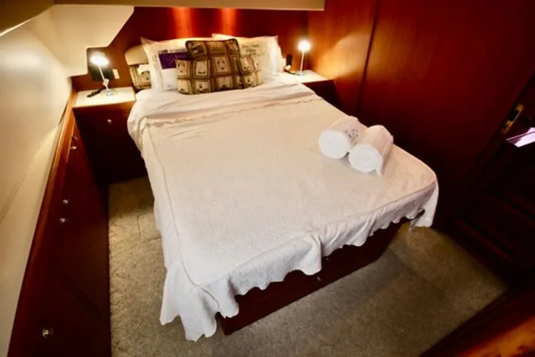 Slide: The Image of 2001 Mainship 430 - Image 15 - 15