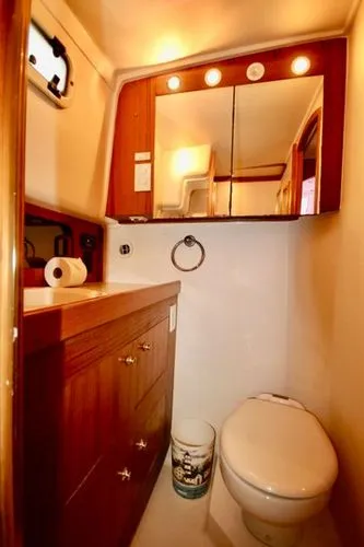 Slide: The Image of 2001 Mainship 430 - Image 16 - 16