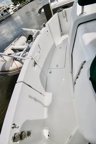 Slide: The Image of 2001 Mainship 430 - Image 3 - 3