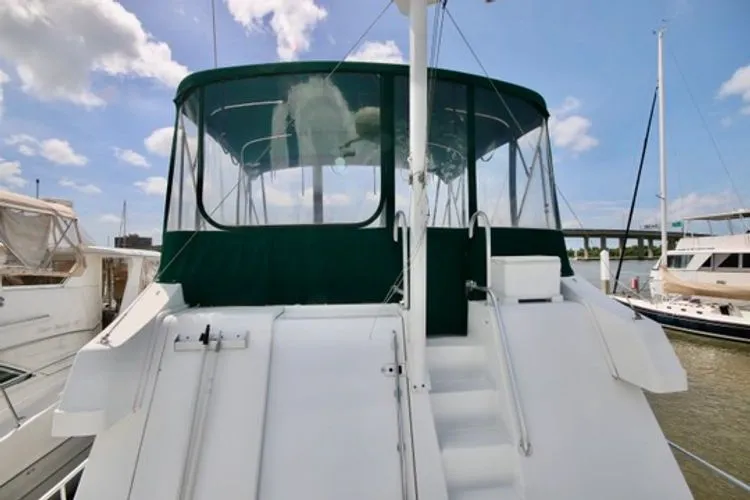 Slide: The Image of 2001 Mainship 430 - Image 5 - 5