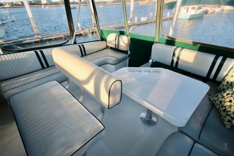 Slide: The Image of 2001 Mainship 430 - Image 6 - 6